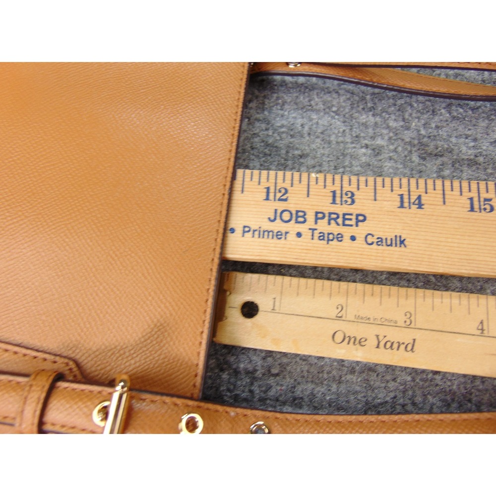 Michael Kors Voyager Tote Tan Brown Saffiano Leather 30H9GV0T0C Shoulder Bag - Picture 14 of 16